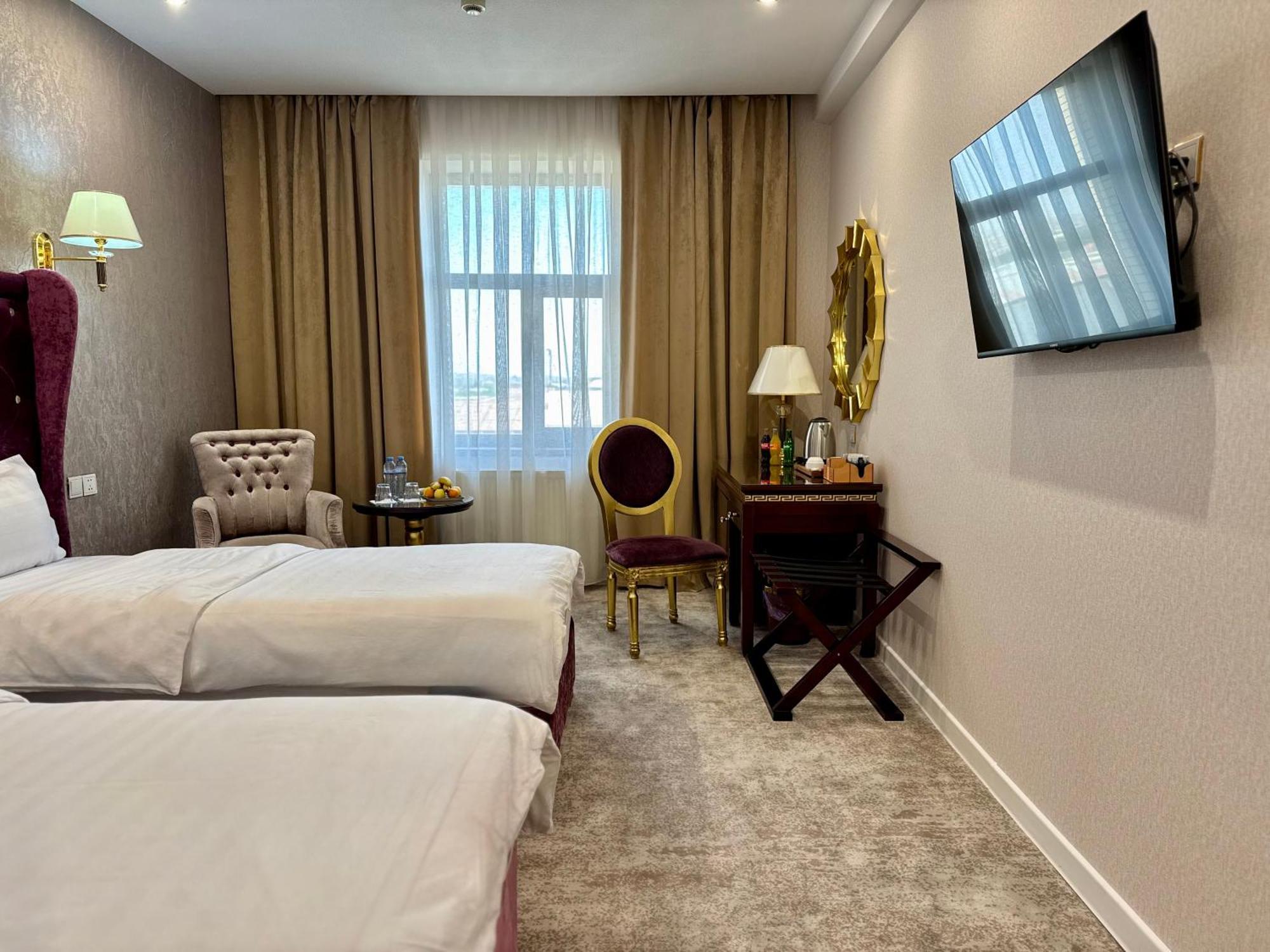Emirhan Hotel Samarkand Ngoại thất bức ảnh