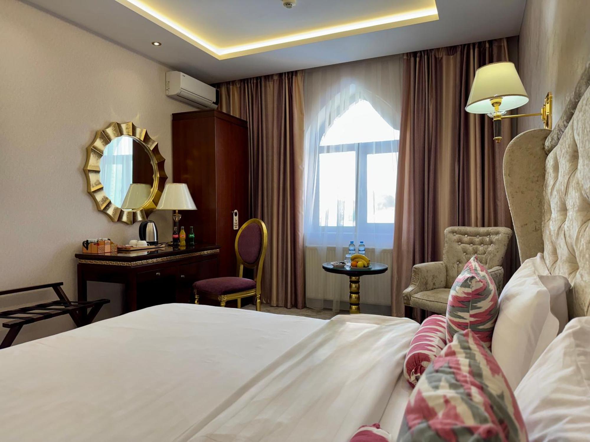 Emirhan Hotel Samarkand Ngoại thất bức ảnh