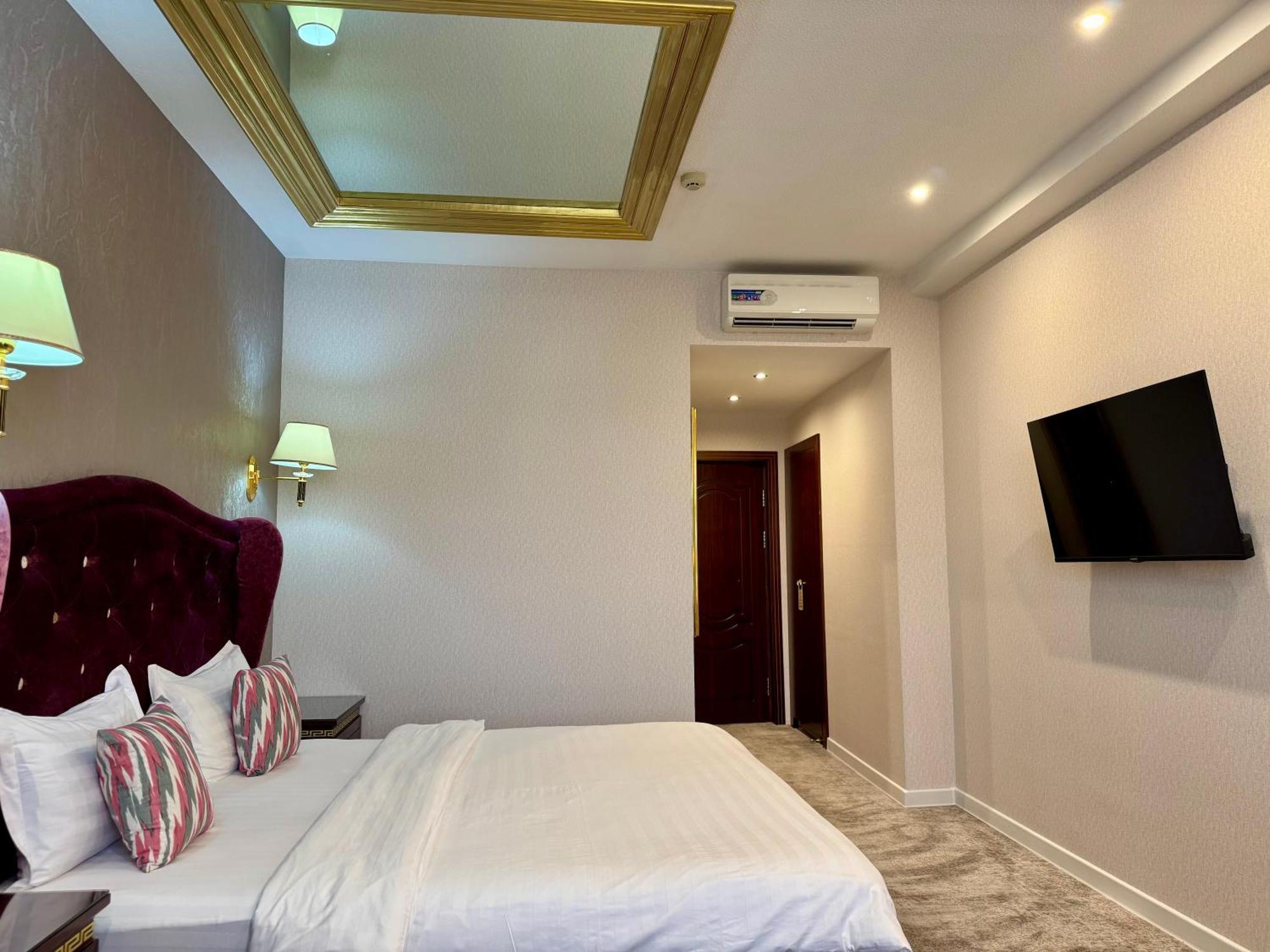 Emirhan Hotel Samarkand Ngoại thất bức ảnh