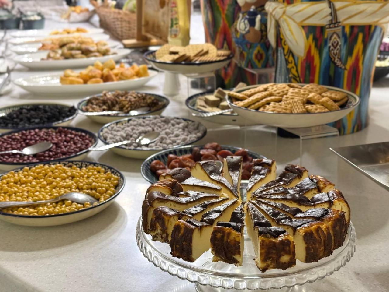 Emirhan Hotel Samarkand Ngoại thất bức ảnh