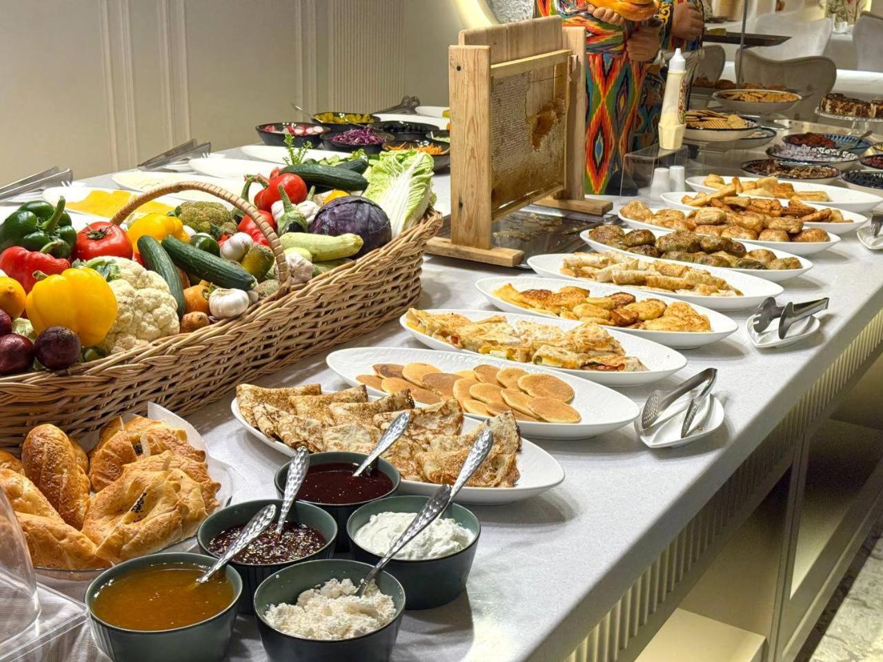 Emirhan Hotel Samarkand Ngoại thất bức ảnh