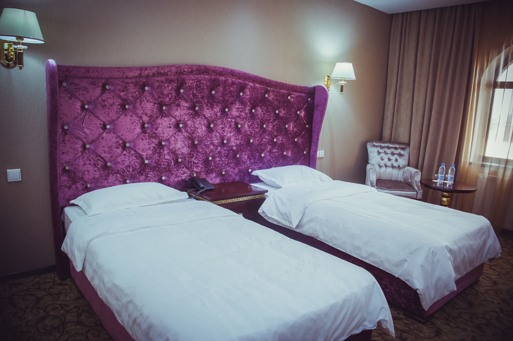 Emirhan Hotel Samarkand Ngoại thất bức ảnh